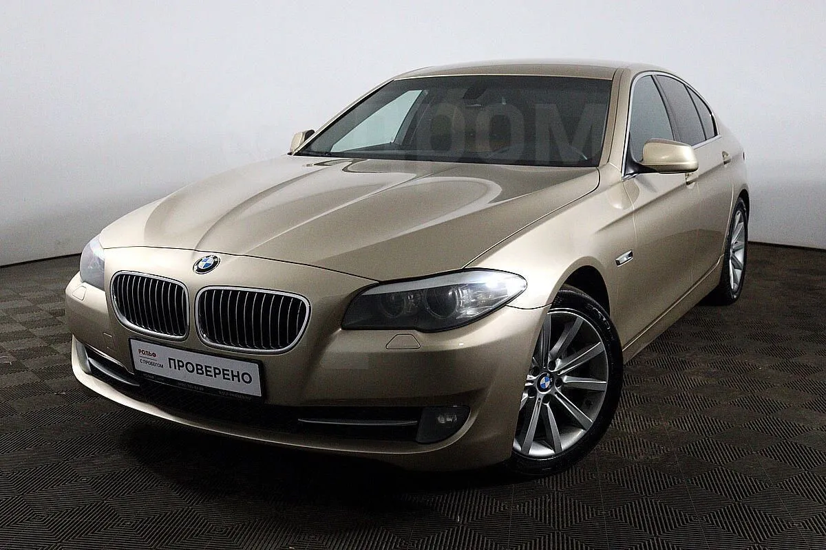 BMW 5-Series Image 1